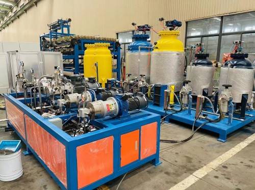 2025年數控與夾心彩鋼板設備選購指南 跨材質適配與售后體系解析，兼論零部件銷售策略